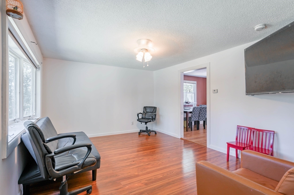 43 Frost Rd