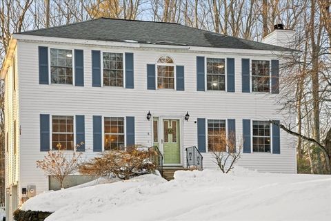 Photo of 8 Hemlock St, Paxton, MA 01612 (MLS # 73483213)