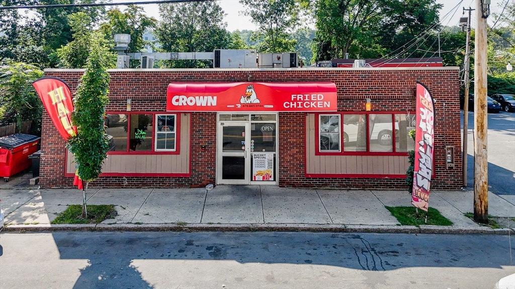 194 River St