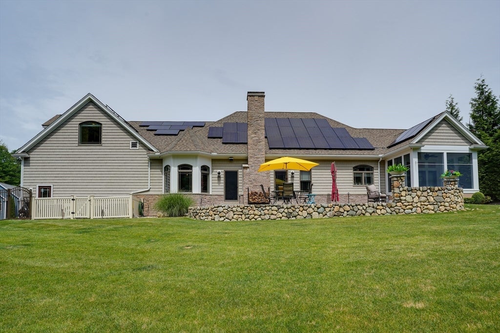 40 Frasier Ln
