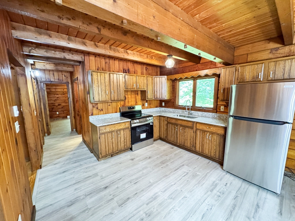 21 Brooks Pond Cross Rd