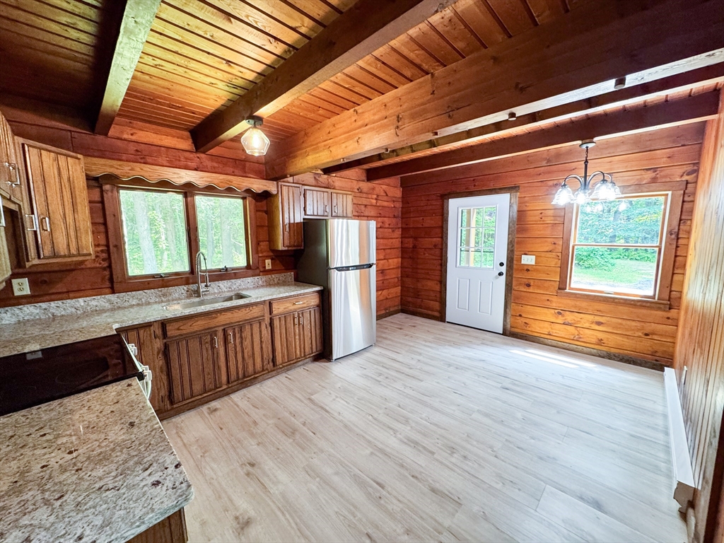 21 Brooks Pond Cross Rd