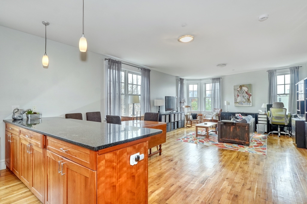 432 Norfolk St 4B