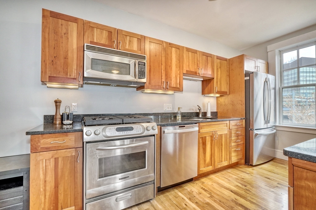 432 Norfolk St 4B