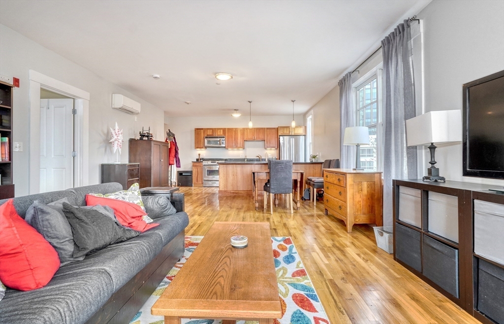 432 Norfolk St 4B