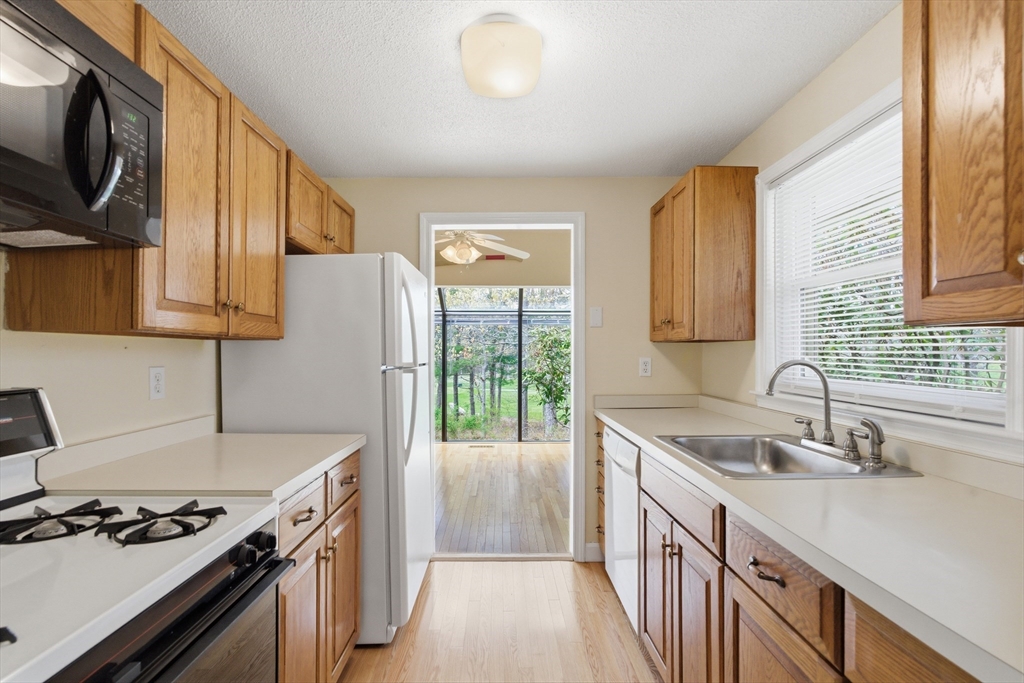 11 Harbor Hill Drive #11, Bourne, MA Photo #2