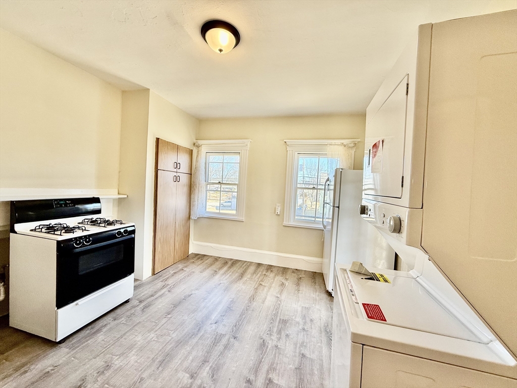 84 Pearl St 2F