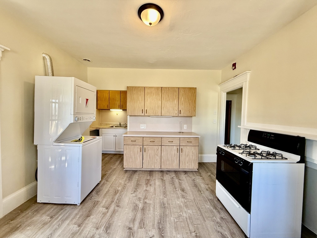 84 Pearl St 2F