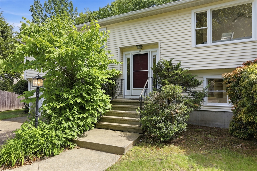 22 Railroad Avenue