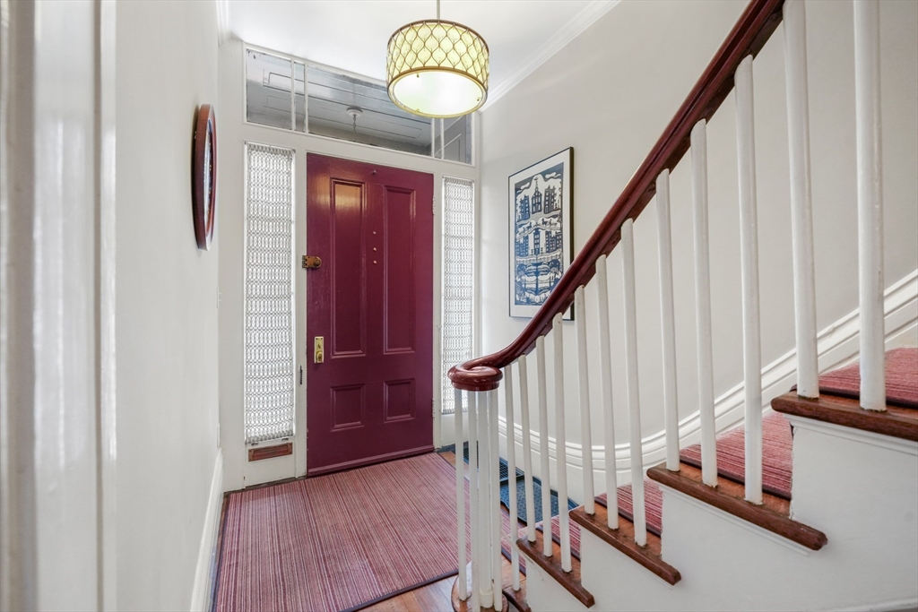 52 River St
