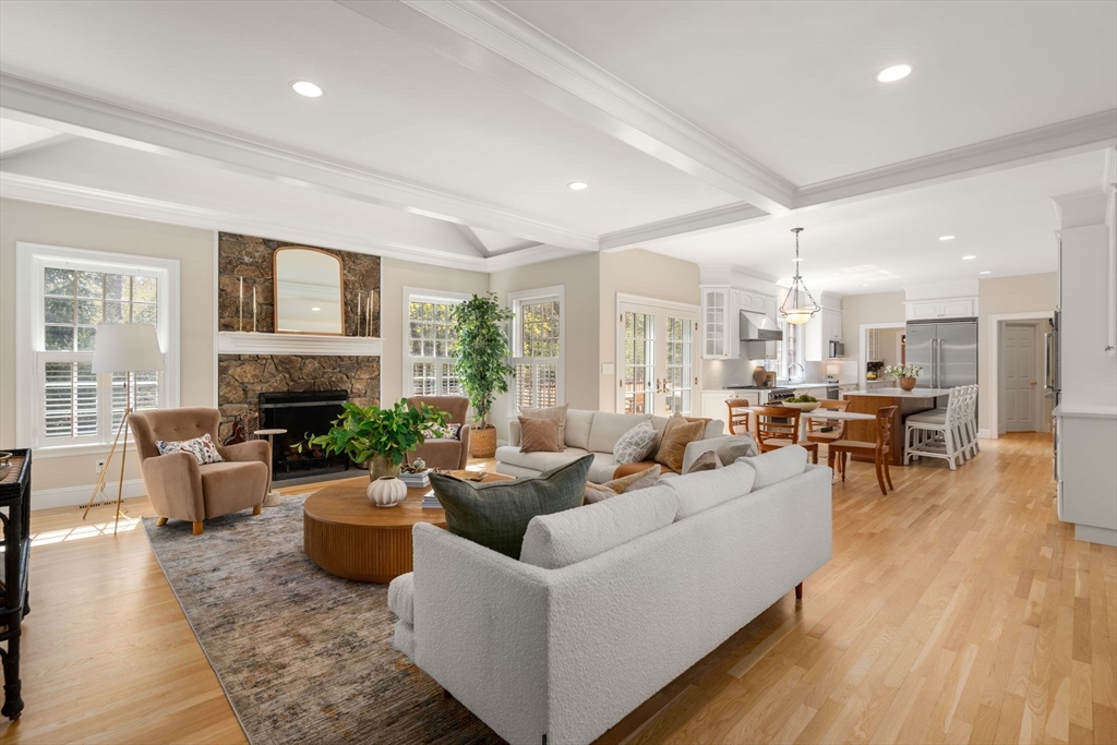 4 Prescott Ln