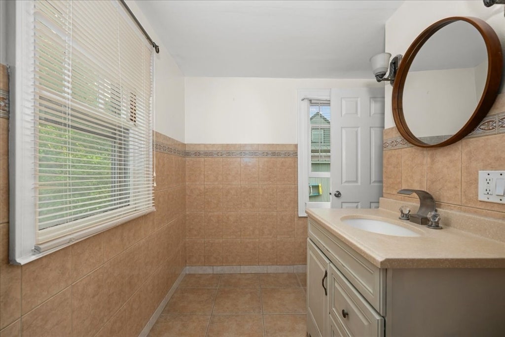 6 Oakwood Ave, Auburn, MA, 6 Oakwood Ave, Auburn, MA Photo #22