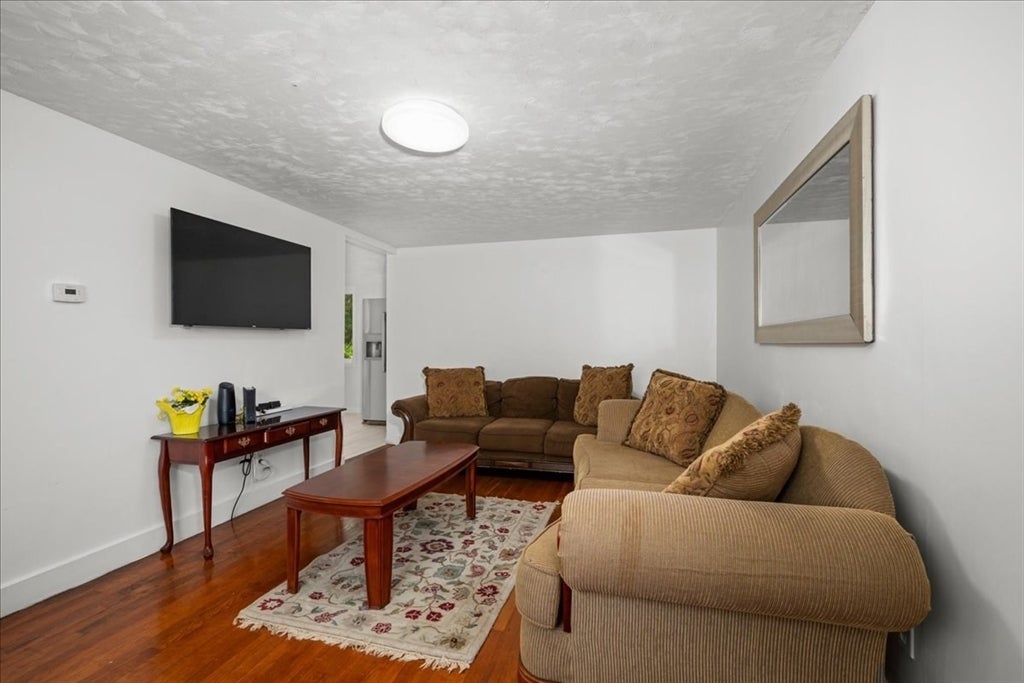 6 Oakwood Ave, Auburn, MA, 6 Oakwood Ave, Auburn, MA Photo #17