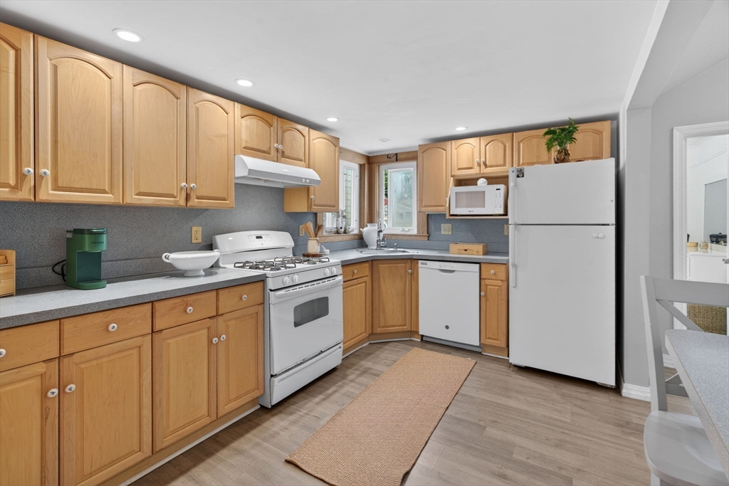 29 Bacheller St, Lynn, MA Photo #6
