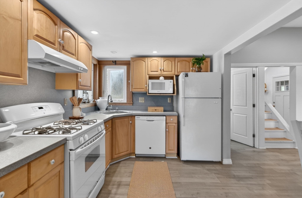 29 Bacheller St, Lynn, MA Photo #8