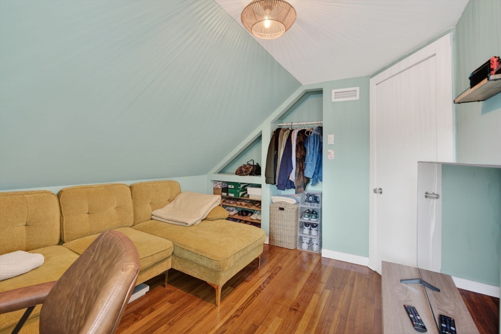 29 Bacheller St, Lynn, MA Photo #35