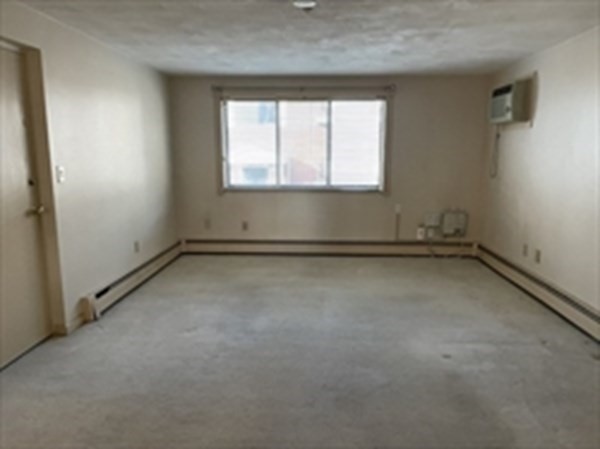 Andover, Massachusetts 01810, United States, 1 Bedroom Bedrooms, ,1 BathroomBathrooms,Residential,Active,152535