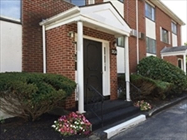 Andover, Massachusetts 01810, United States, 1 Bedroom Bedrooms, ,1 BathroomBathrooms,Residential,Active,152535