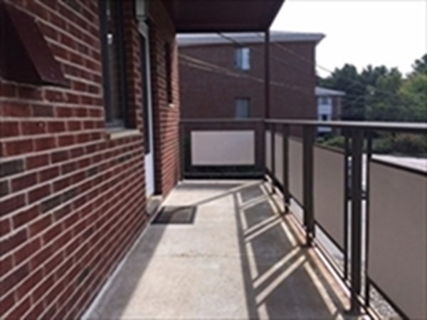 Andover, Massachusetts 01810, United States, 1 Bedroom Bedrooms, ,1 BathroomBathrooms,Residential,Active,152535