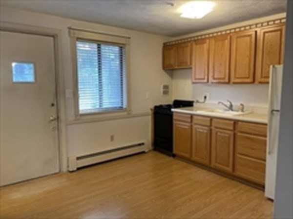 Andover, Massachusetts 01810, United States, 1 Bedroom Bedrooms, ,1 BathroomBathrooms,Residential,Active,152535