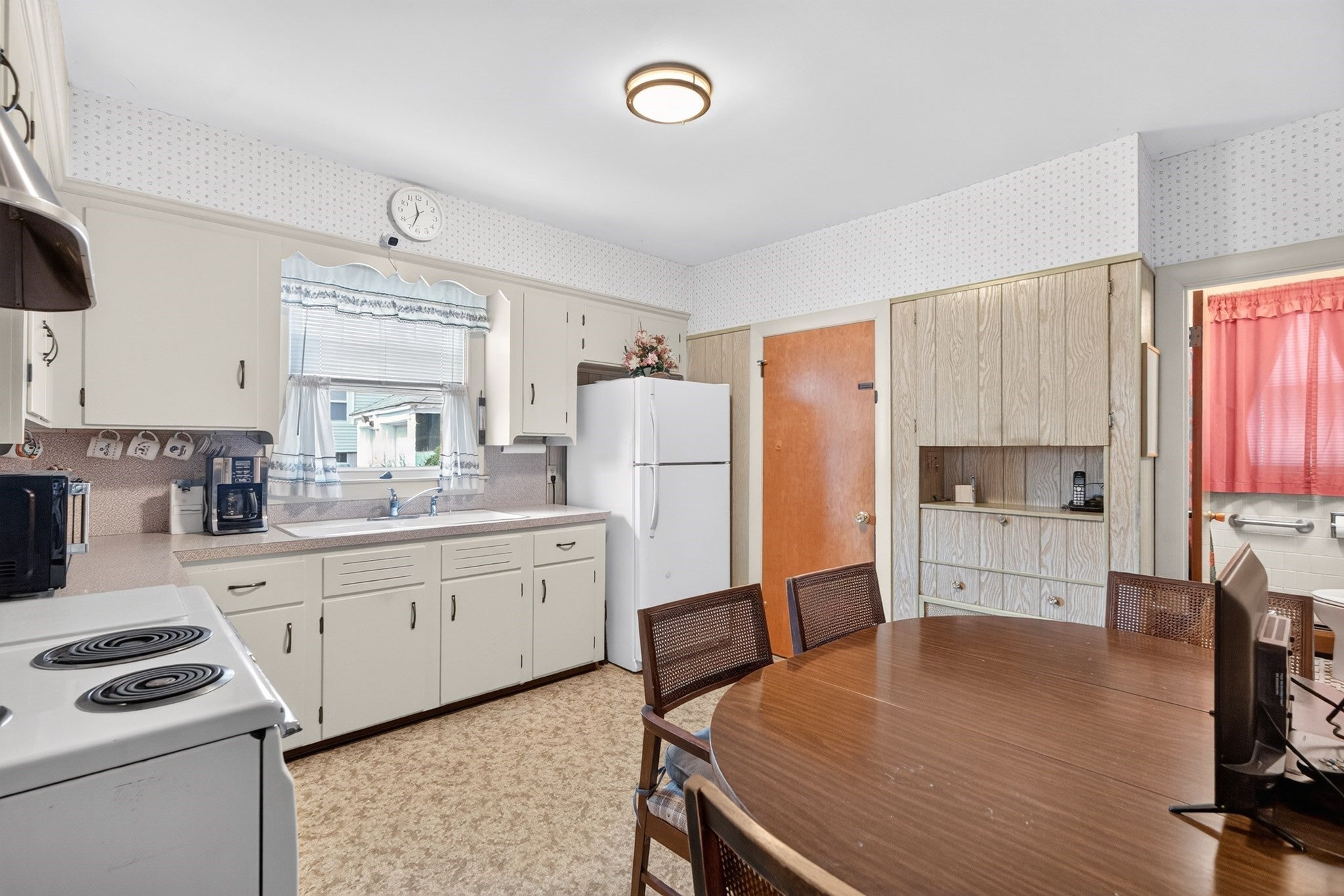 296 Power Rd, Pawtucket, RI, 296 Power Rd, Pawtucket, RI Photo #18