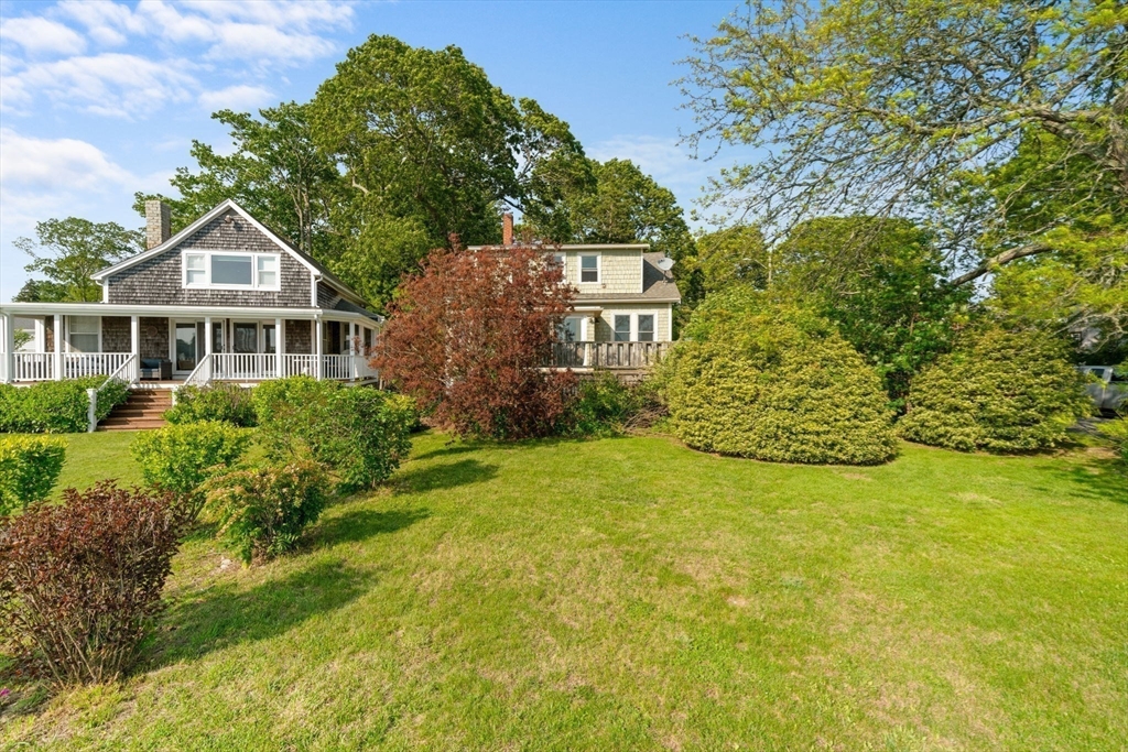 2 Howland Ave