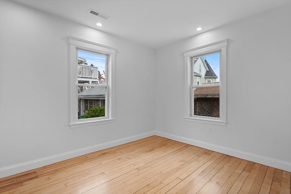 35 Farragut Ave #35, Medford, MA Photo #12