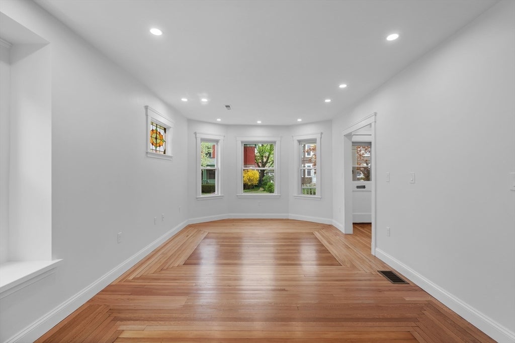 35 Farragut Ave #35, Medford, MA Photo #9