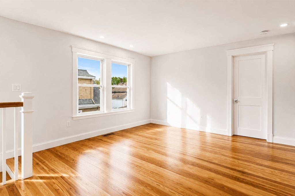 35 Farragut Ave #35, Medford, MA Photo #16