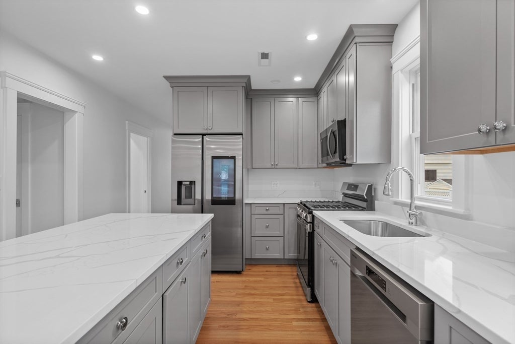 35 Farragut Ave #35, Medford, MA Photo #7