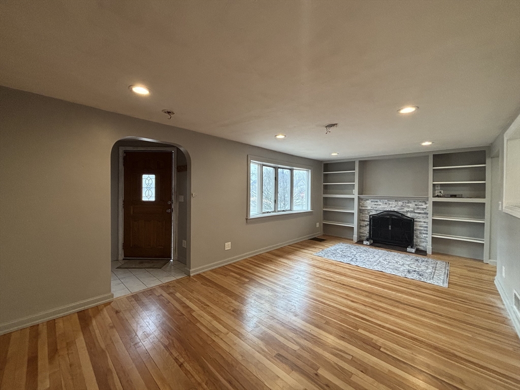 27 Evans Rd SF
