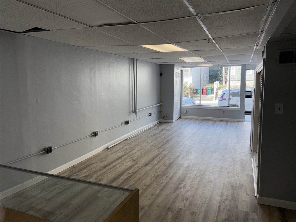 Lowell, Massachusetts 01854, United States, ,1 BathroomBathrooms,Residential,Active,208573