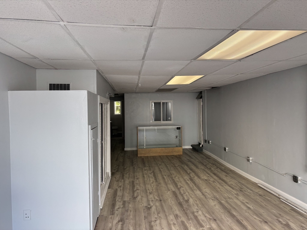 Lowell, Massachusetts 01854, United States, ,1 BathroomBathrooms,Residential,Active,208573