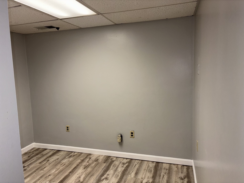 Lowell, Massachusetts 01854, United States, ,1 BathroomBathrooms,Residential,Active,208573