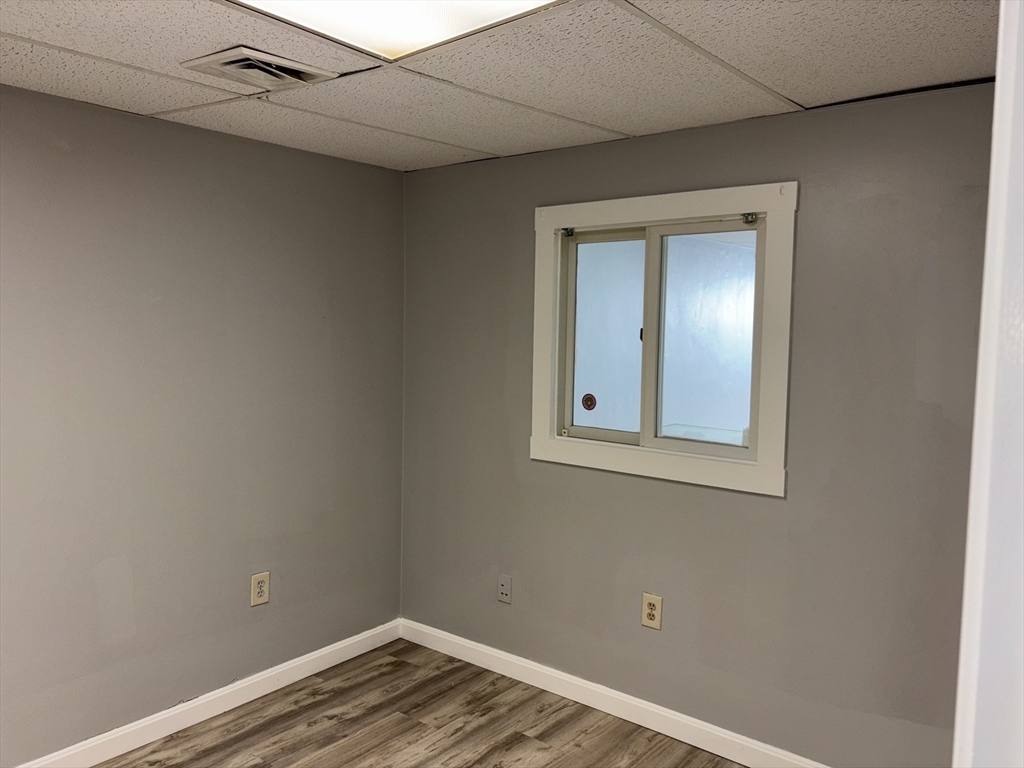 Lowell, Massachusetts 01854, United States, ,1 BathroomBathrooms,Residential,Active,208573