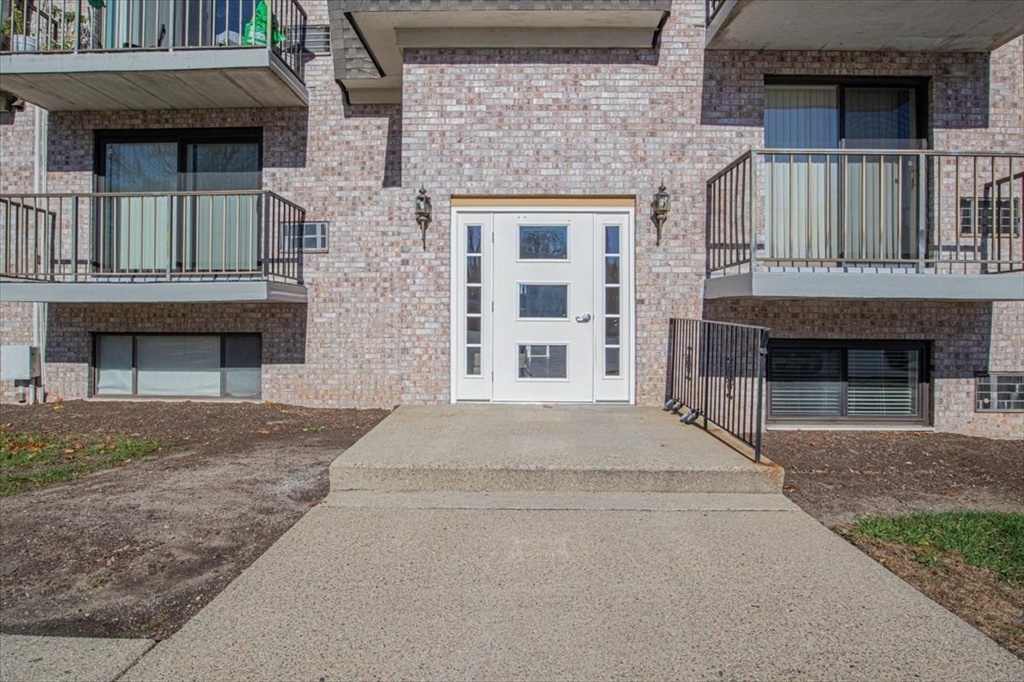 40 High St (Cass Street Entrance) 207