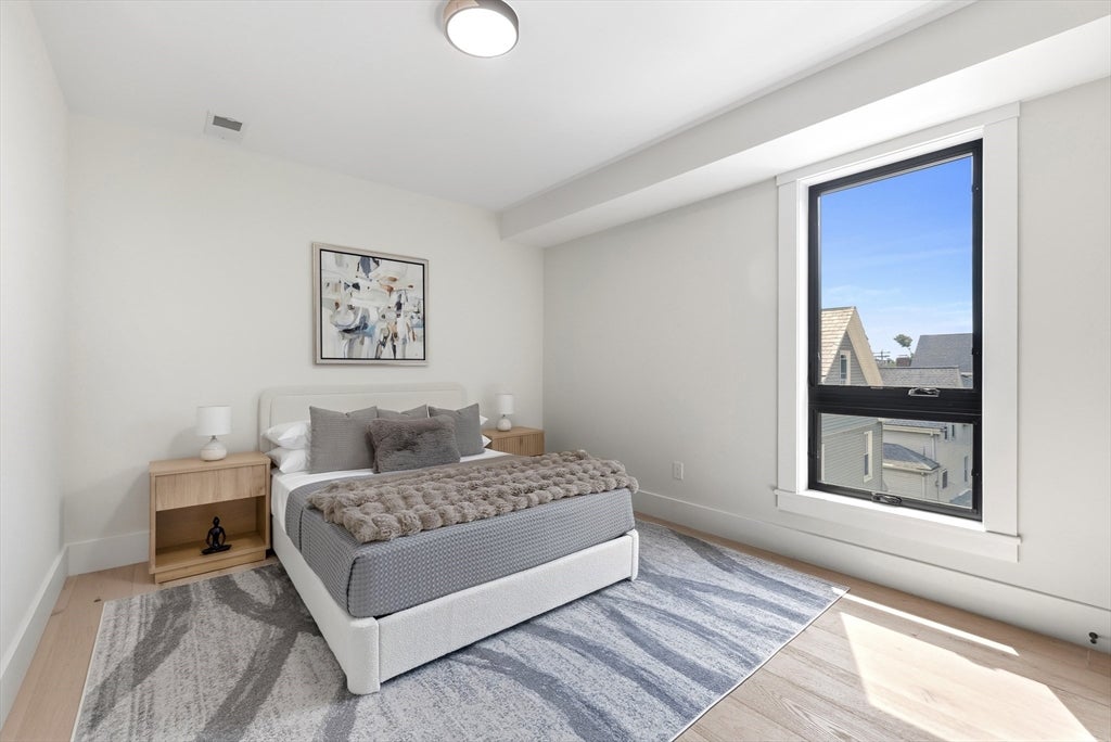 17 Holmes ST #PH1, Quincy, MA Photo #31