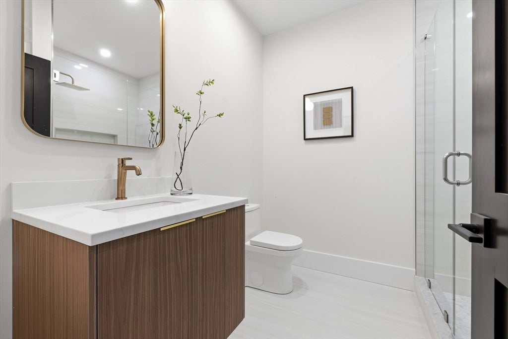 17 Holmes ST #PH1, Quincy, MA Photo #32