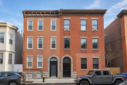 67 Frankfort St 101 Boston MA 02128