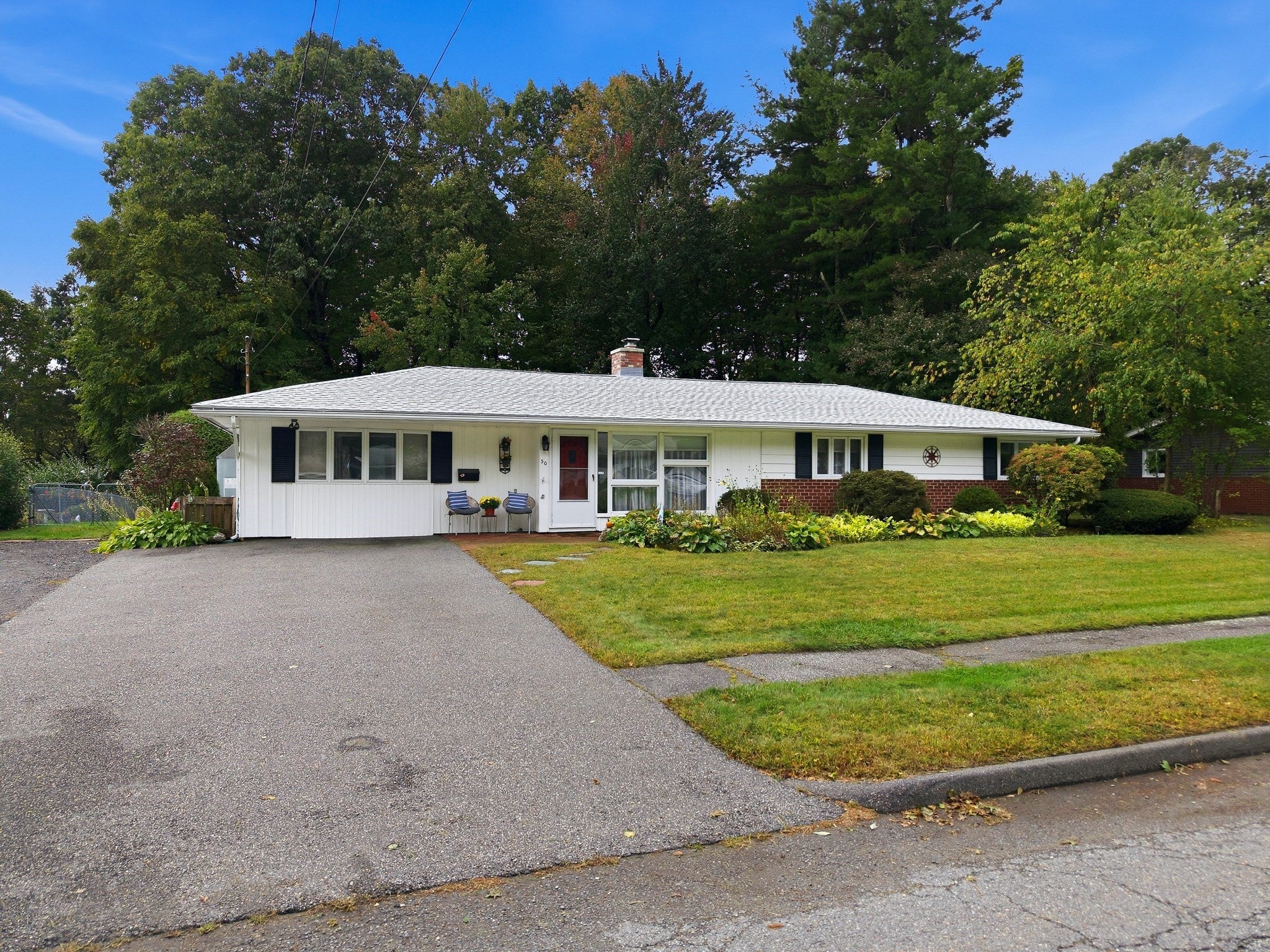 Photo of 50 Barry Rd, Worcester, MA