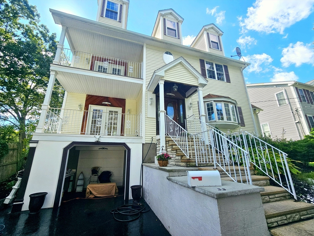 33 Lakeside Dr
