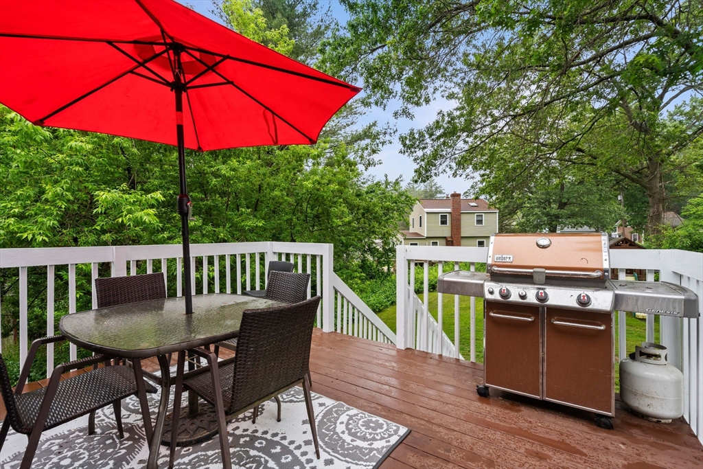 866 Amesbury Rd