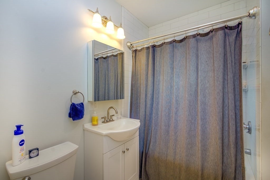 222 Lowell Ave #2, Newton, MA Photo #11