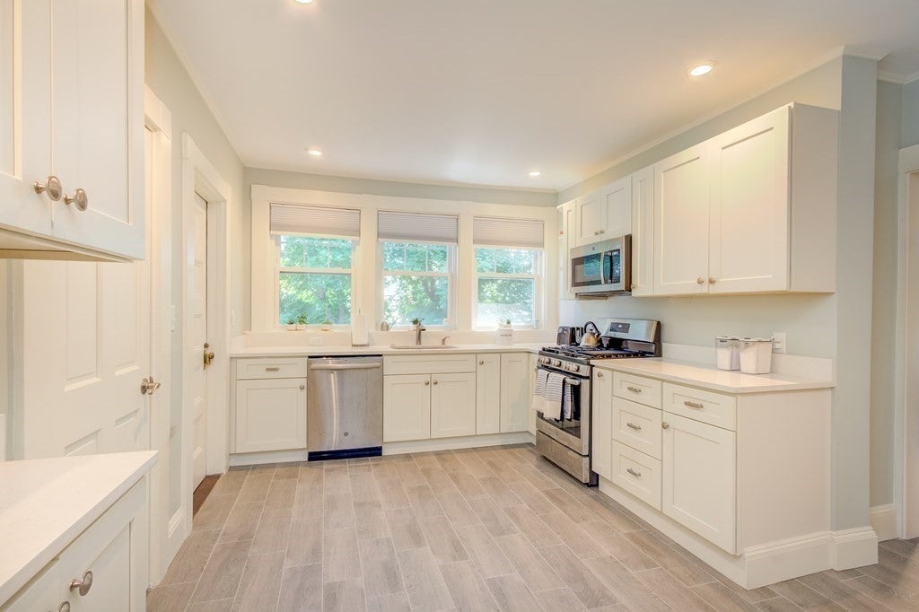 222 Lowell Ave #2, Newton, MA Photo #5