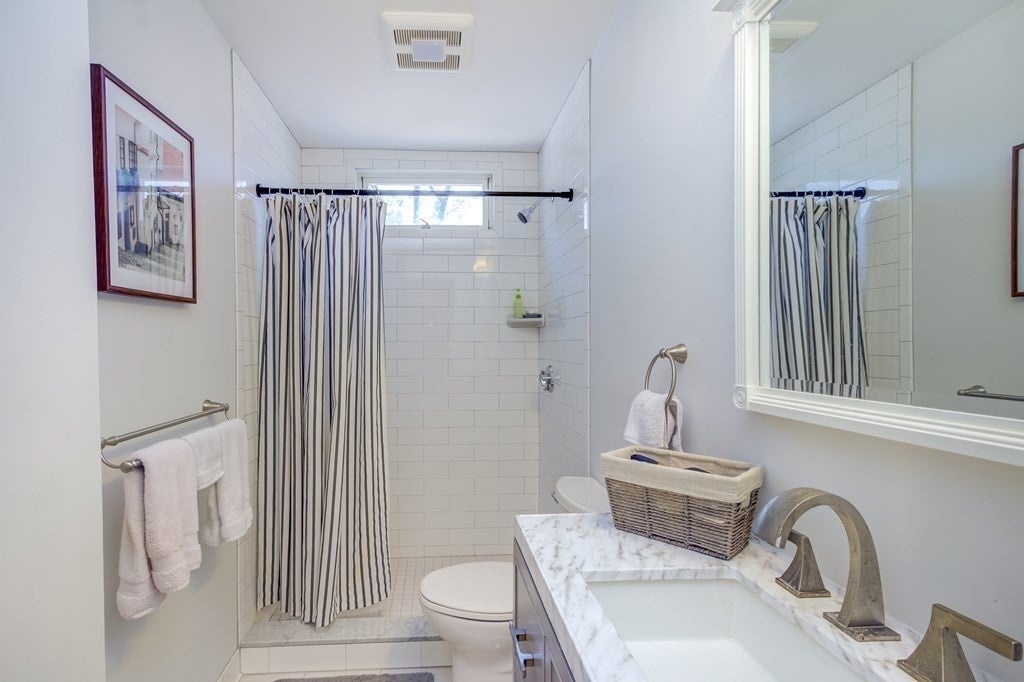 222 Lowell Ave #2, Newton, MA Photo #9