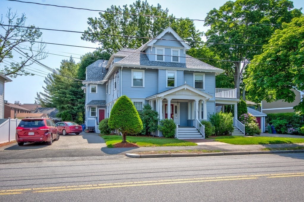 222 Lowell Ave #2, Newton, MA Photo #2