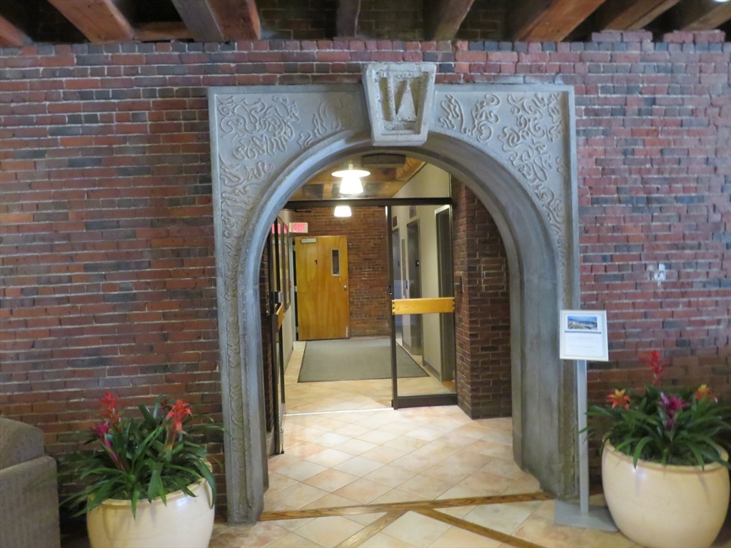 28 Atlantic Avenue 435
