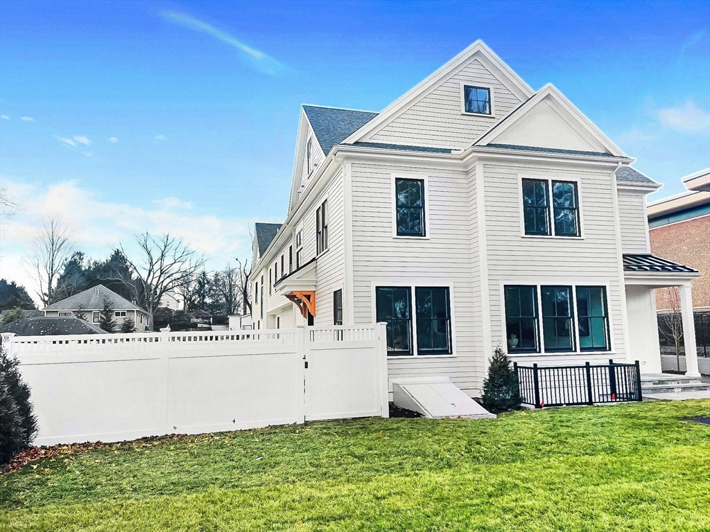 32 Kingsbury St 1