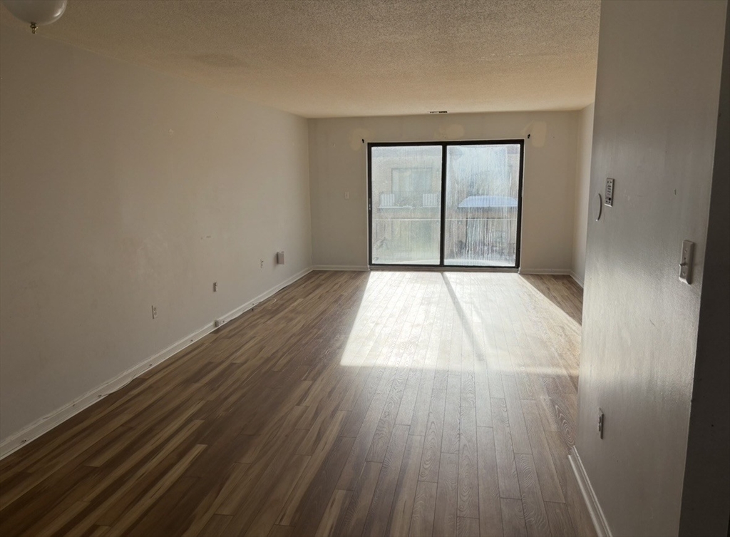 406 Broadway 301