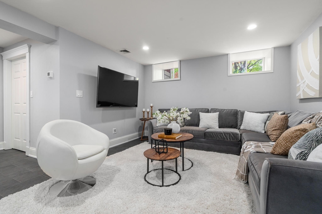 799 Commonwealth Avenue, Newton, MA Photo #33